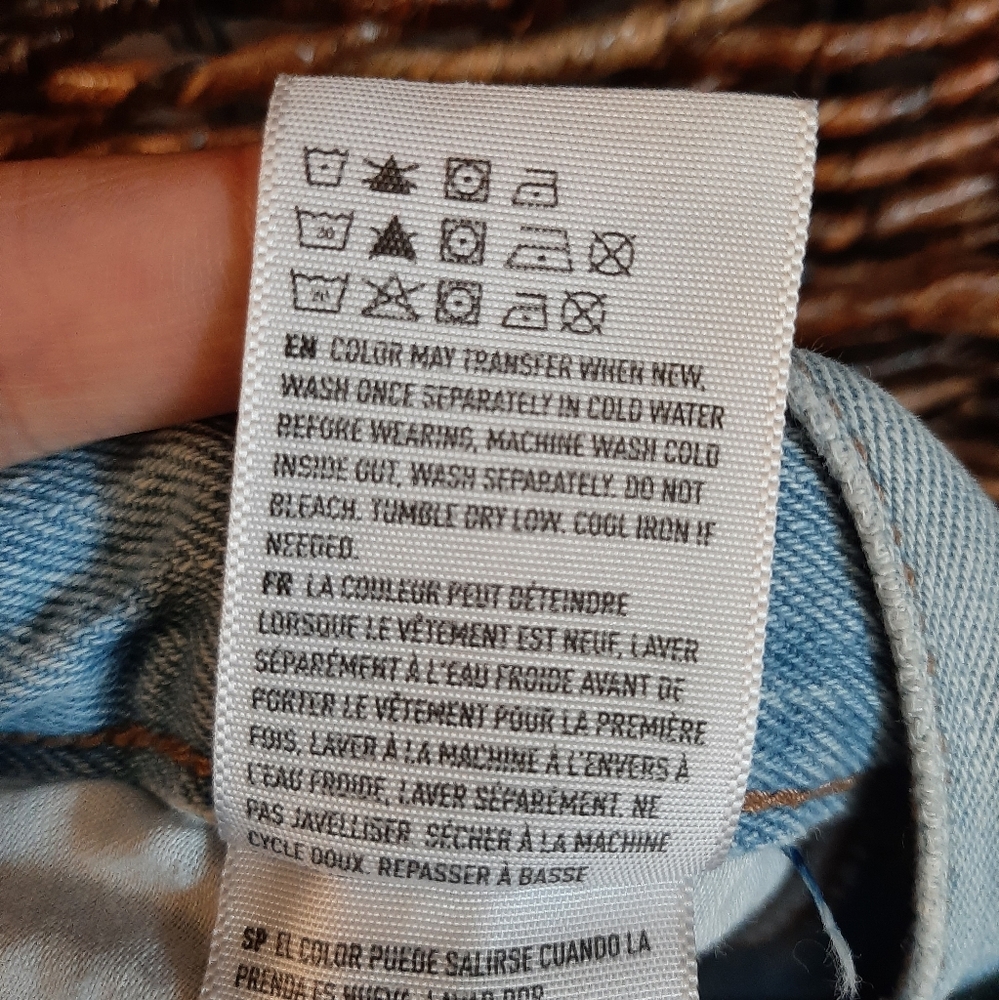 American Eagle Size 0 High Rise Destroyed Mom Jean Light Wash Ripped Distressed - Picture 10 of 10